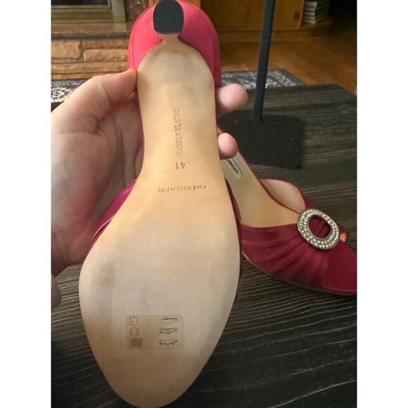 Manolo Blahnik Sedaraby Pink d'Orsay Pump with Crystal-Embellished Buckle Sz. 41 - Picture 4 of 11